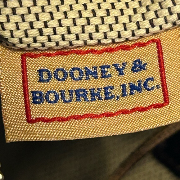 Dooney & Bourke Red Croc-Embossed Shoulder Bag Approx.. 12 x 6.5 x 4 - Picture 13 of 17